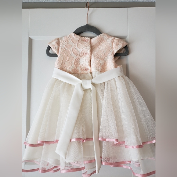 Rare Edition Baby Girl Size 12 Months Ivory, Pink, and White Dress with Bow - Picture 2 of 4